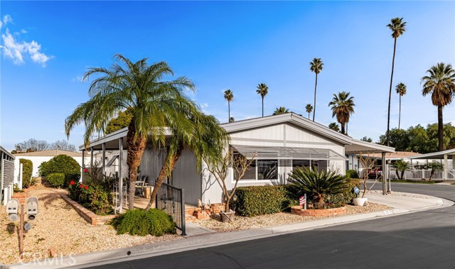 Detail Gallery Image 2 of 39 For 13381 Magnolia #35,  Corona,  CA 92879 - 2 Beds | 2 Baths