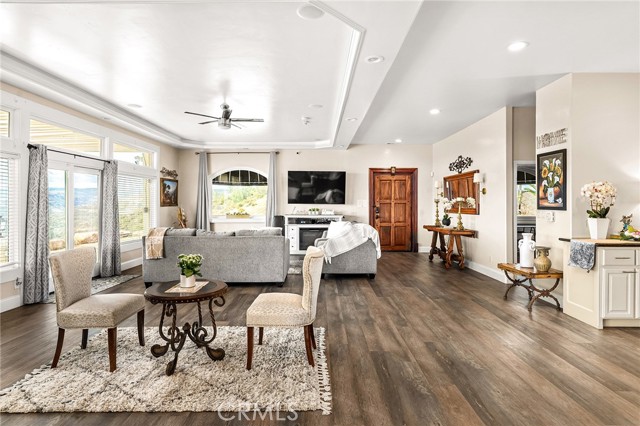 4541 Skyway, Paradise CA: https://media.crmls.org/medias/e0034c3e-05e0-4610-8339-72cb3fe39ff4.jpg