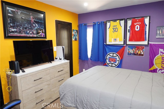430 Sonora Avenue, Glendale CA: https://media.crmls.org/medias/e0034f72-69bf-4069-8db7-cb032eaa6ffa.jpg