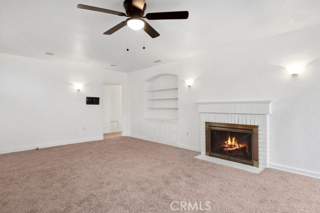 331 W 25th Street, San Bernardino CA: https://media.crmls.org/medias/e0037dad-99bd-4e52-96fb-db8cf09d3107.jpg