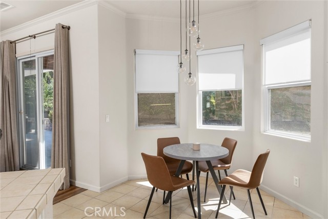 1050 Sleepy Hollow Road, Paso Robles CA: https://media.crmls.org/medias/e0041b4b-82cd-46bb-84ff-8289ed608c52.jpg