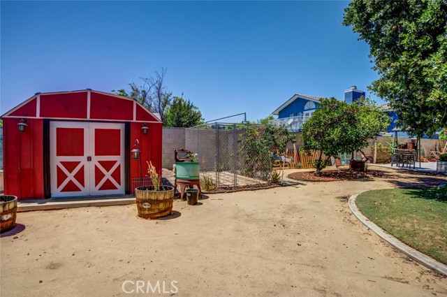 Detail Gallery Image 10 of 49 For 6901 Copper Creek Way, Bakersfield,  CA 93308 - 4 Beds | 3 Baths