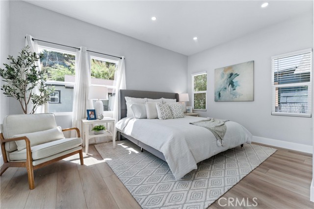 4400 Homer Street, Los Angeles CA: https://media.crmls.org/medias/e0052cfa-8b09-4f04-81ee-325cf889cdce.jpg