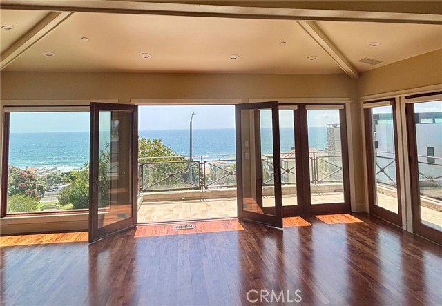 304 27th Street, Manhattan Beach CA: https://media.crmls.org/medias/e00587f9-f50d-44db-8059-ed0d0d4d0655.jpg