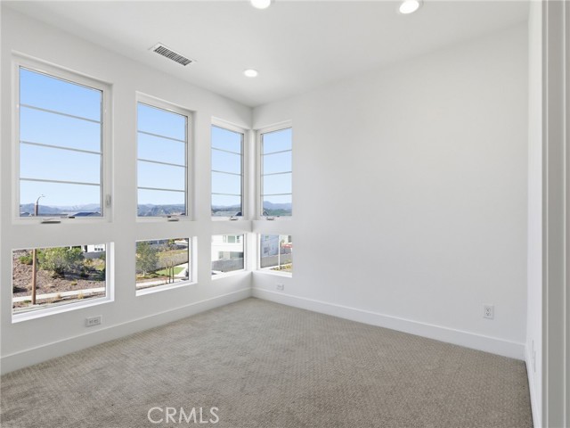 Detail Gallery Image 31 of 41 For 27558 Juniper Ln, Valencia,  CA 91381 - 5 Beds | 4/1 Baths