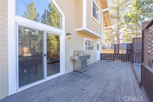 43144 Moonridge Road, Big Bear Lake CA: https://media.crmls.org/medias/e0067733-8338-403e-a5f0-c3076327b742.jpg