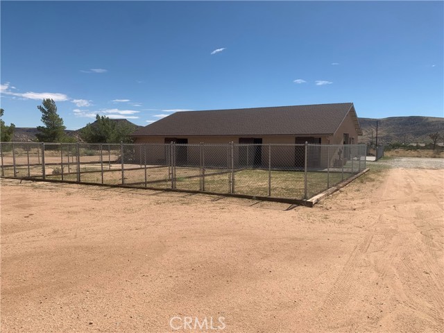 Detail Gallery Image 25 of 33 For 52775 Pipes Canyon Rd, Pioneertown,  CA 92268 - 3 Beds | 2/1 Baths