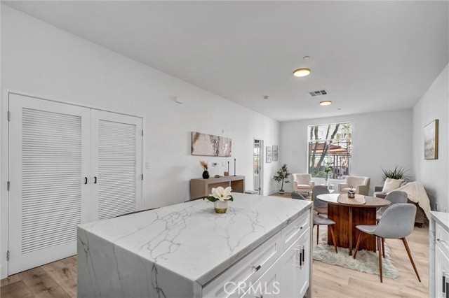 435 W Center Street Promenade, Anaheim CA: https://media.crmls.org/medias/e007ae2a-54f1-44c0-b0d6-62a5c9469283.jpg