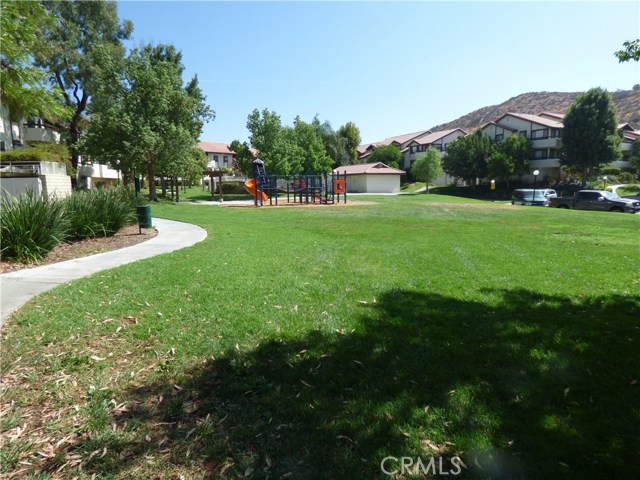 Detail Gallery Image 7 of 10 For 18125 American Beauty Dr #165,  Canyon Country,  CA 91387 - 3 Beds | 2 Baths