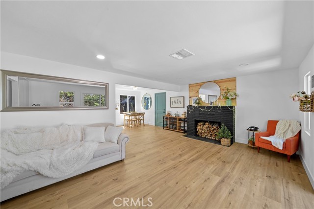 22384 Crest Forest Road, Cedarpines Park CA: https://media.crmls.org/medias/e0086f94-bfc4-4b24-8987-facdcdd6a25c.jpg