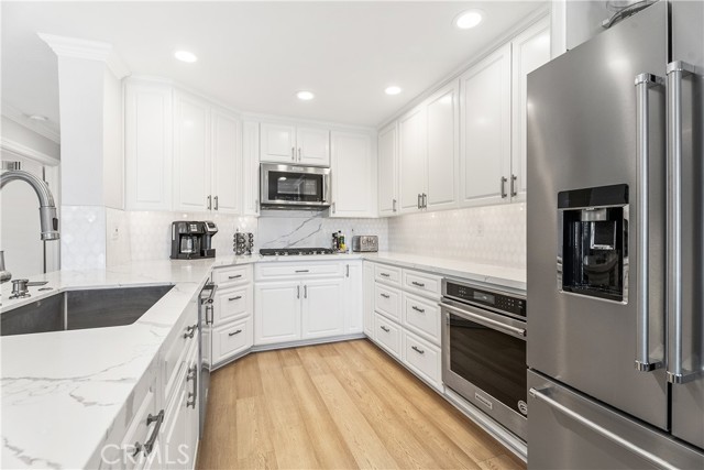 Detail Gallery Image 13 of 51 For 25071 Cheshire, Mission Viejo,  CA 92692 - 4 Beds | 3 Baths