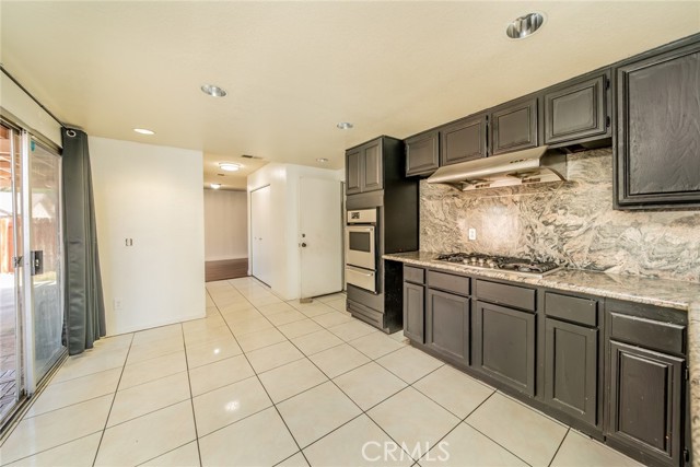 Detail Gallery Image 10 of 41 For 11327 Oakwood Dr, Fontana,  CA 92337 - 3 Beds | 2/1 Baths