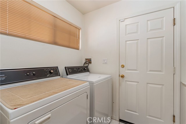 1227 Esteban Torres Drive, South El Monte CA: https://media.crmls.org/medias/e00a10ac-1525-413b-b6b4-99342aa6d991.jpg