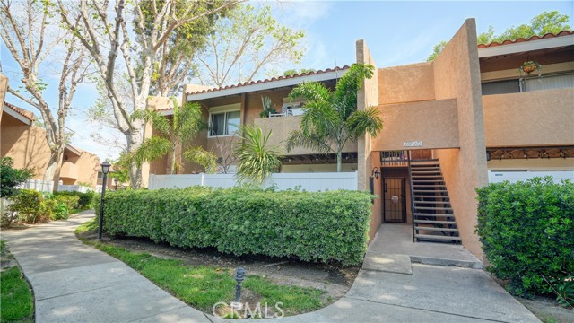 Detail Gallery Image 2 of 25 For 1101 W Macarthur, Santa Ana,  CA 92707 - 2 Beds | 2 Baths