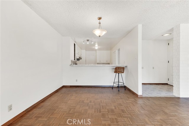 Detail Gallery Image 13 of 45 For 1654 Edgewater Ln, Camarillo,  CA 93010 - 3 Beds | 2/1 Baths