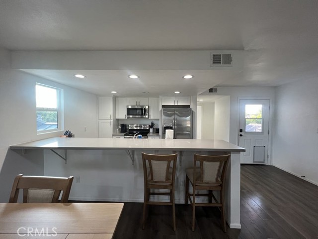 20121 Bushard Street, Huntington Beach CA: https://media.crmls.org/medias/e00b39b5-ada3-4dd9-ad8f-7fbc0b10092b.jpg