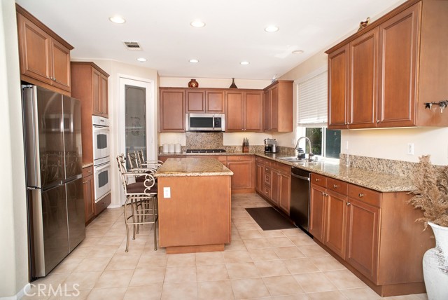 Detail Gallery Image 10 of 24 For 22152 Altair Ln, Valencia,  CA 91390 - 5 Beds | 3/1 Baths