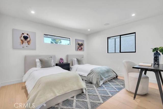 Detail Gallery Image 15 of 40 For 4015 Clarinda Dr, Tarzana,  CA 91356 - 5 Beds | 4 Baths