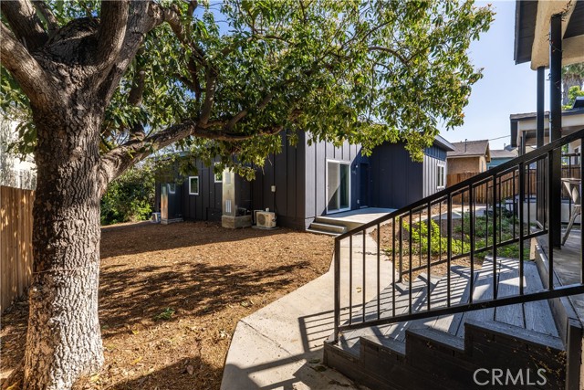 Detail Gallery Image 2 of 23 For 2532 1/2 Ganahl, Los Angeles,  CA 90033 - 2 Beds | 2 Baths