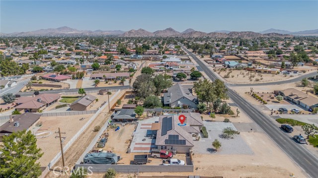13546 Rincon Road, Apple Valley CA: https://media.crmls.org/medias/e00e78b9-6738-445b-9409-36e9e32a3742.jpg