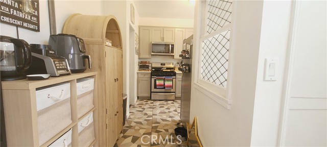 4522 Saint Elmo Drive, Los Angeles CA: https://media.crmls.org/medias/e00ed8d5-eb1b-4318-93ec-0238527bc7c5.jpg