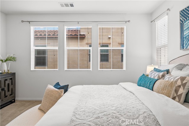 333 Calle Elegante, Lake Forest CA: https://media.crmls.org/medias/e0104f14-2c6e-4936-bcef-3c264adf7d66.jpg
