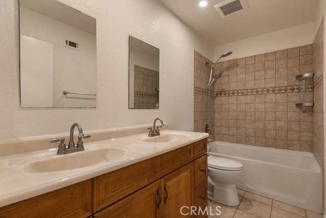 555 South Azusa Avenue, 52 photo 22