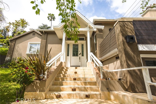 Detail Gallery Image 2 of 36 For 3959 Tropical Dr, Studio City,  CA 91604 - 3 Beds | 3/1 Baths
