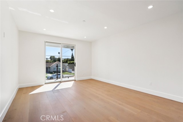 Detail Gallery Image 27 of 51 For 14931 Vose St, Van Nuys,  CA 91405 - 7 Beds | 6/1 Baths