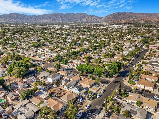 13737 Mercer Street, Pacoima CA: https://media.crmls.org/medias/e011d55a-36f7-43ff-a109-0a1a89f00688.jpg