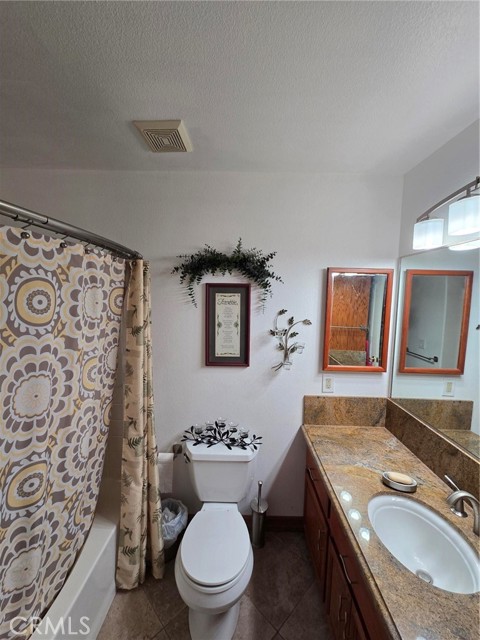 7050 Ivanpah Avenue, 29 Palms CA: https://media.crmls.org/medias/e013ef56-df61-48d2-a3d0-0fdc5212001a.jpg