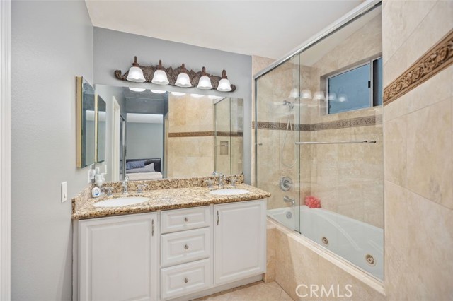 4 Chisholm Trail, Trabuco Canyon CA: https://media.crmls.org/medias/e0146b73-6f85-4f6e-b7d2-8511bfb47591.jpg