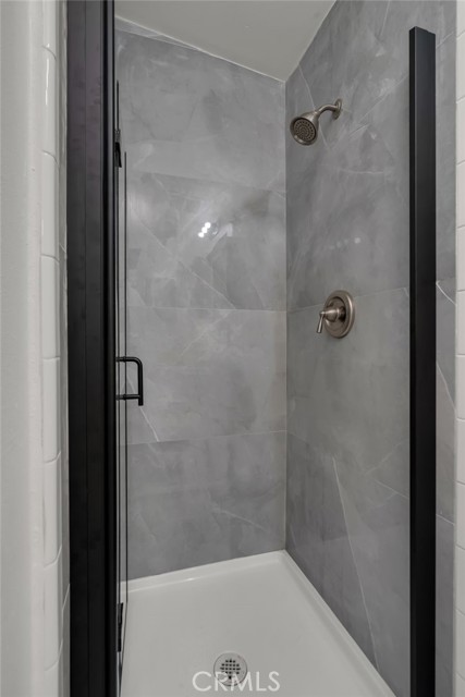 1048 Dexter Street, Los Angeles CA: https://media.crmls.org/medias/e014996a-2891-4365-836d-32ed2d9b9dda.jpg