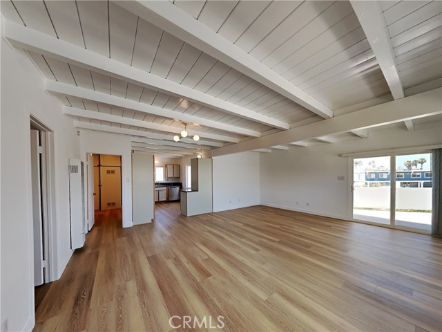 Detail Gallery Image 3 of 18 For 218 Cahuenga #2,  Oxnard,  CA 93035 - 2 Beds | 1 Baths