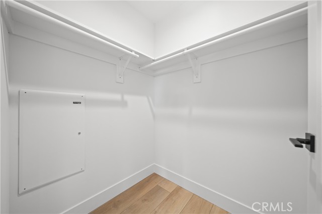 150 S Oak Knoll Avenue, Pasadena CA: https://media.crmls.org/medias/e014c8b6-6674-4e4f-8b50-cf0776bc113c.jpg