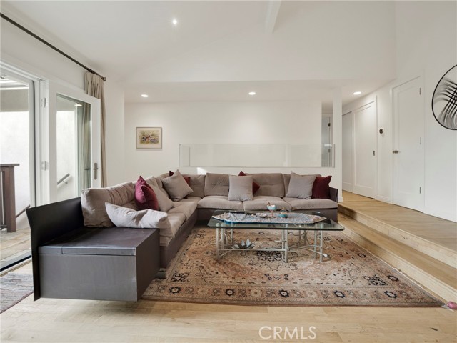 Detail Gallery Image 10 of 27 For 10335 Orton Ave, Los Angeles,  CA 90064 - 3 Beds | 2/1 Baths