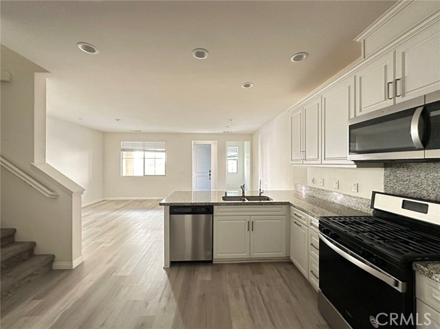 Detail Gallery Image 6 of 18 For 2888 E Berry Loop Privado, #45 #45,  Ontario,  CA 91761 - 3 Beds | 2/1 Baths