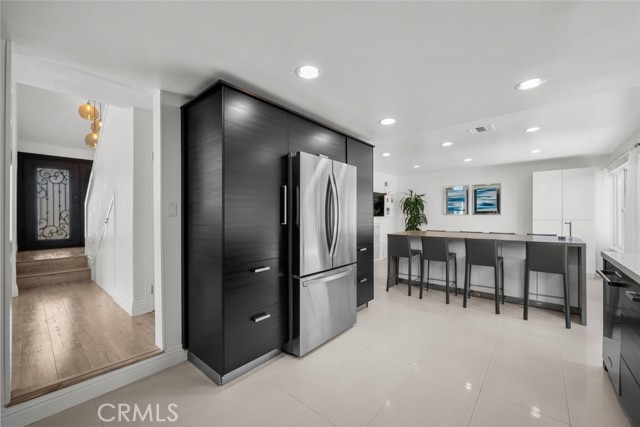 22835 Styles Street, Woodland Hills CA: https://media.crmls.org/medias/e0155ff0-6efb-4d59-9d86-be60831939d7.jpg