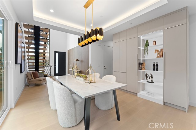 Detail Gallery Image 18 of 70 For 3932 S Minerva Ave, Los Angeles,  CA 90066 - 6 Beds | 6/1 Baths