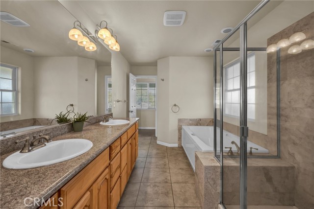Detail Gallery Image 19 of 38 For 18695 Horseshoe Rd, Hidden Valley Lake,  CA 95467 - 3 Beds | 2/1 Baths