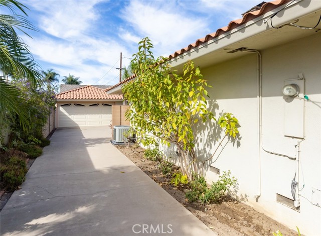 Detail Gallery Image 42 of 44 For 1924 N Baker St, Santa Ana,  CA 92706 - 4 Beds | 2 Baths