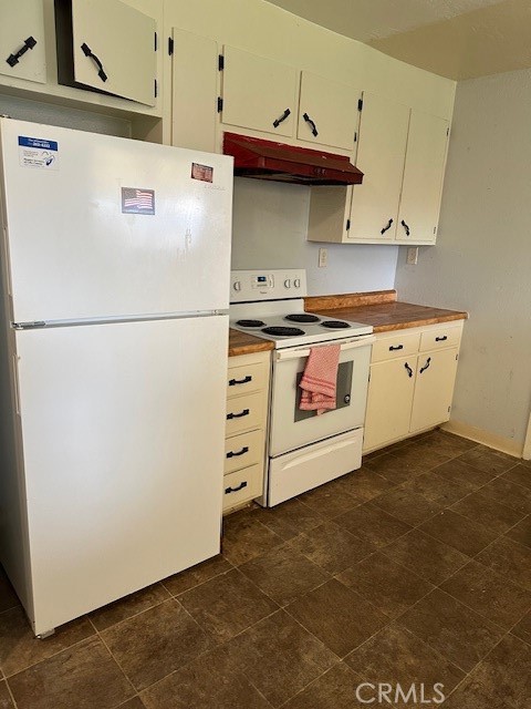 Detail Gallery Image 9 of 24 For 2915 Rancho Vista Dr, Lucerne,  CA 95458 - 3 Beds | 1 Baths