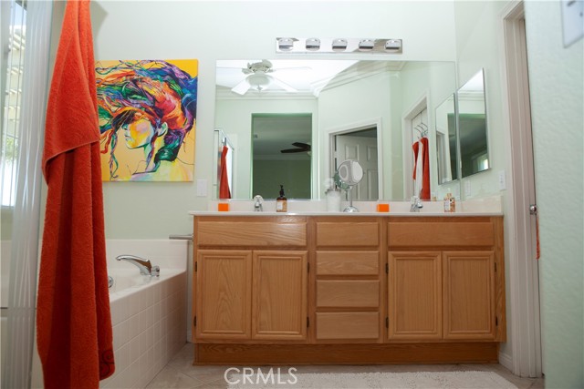 Detail Gallery Image 14 of 19 For 29220 Shore Breeze St, Lake Elsinore,  CA 92530 - 4 Beds | 2 Baths