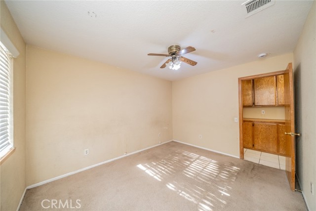12770 5th Avenue, Victorville CA: https://media.crmls.org/medias/e0173b4d-b878-41d3-85b9-67c34952ba00.jpg