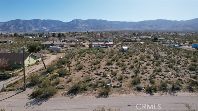 Detail Gallery Image 11 of 18 For 32573 Azurite, Lucerne Valley,  CA 92356 - – Beds | – Baths