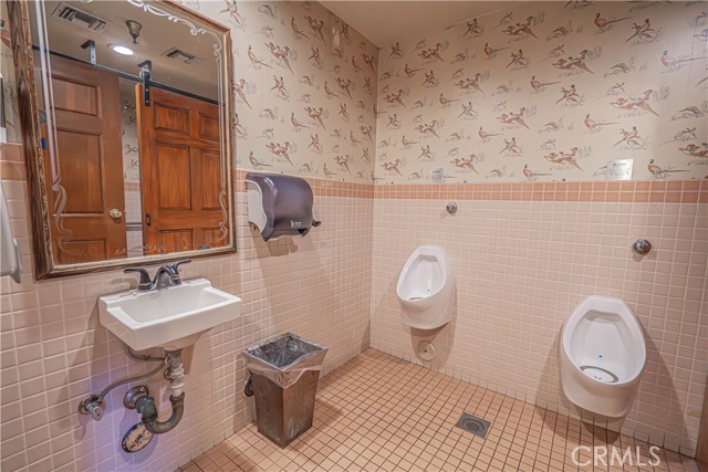  Commercial for Sale in Palmdale, California