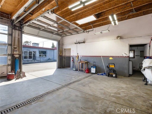 Image 24 of 41 For 713 El Segundo Boulevard