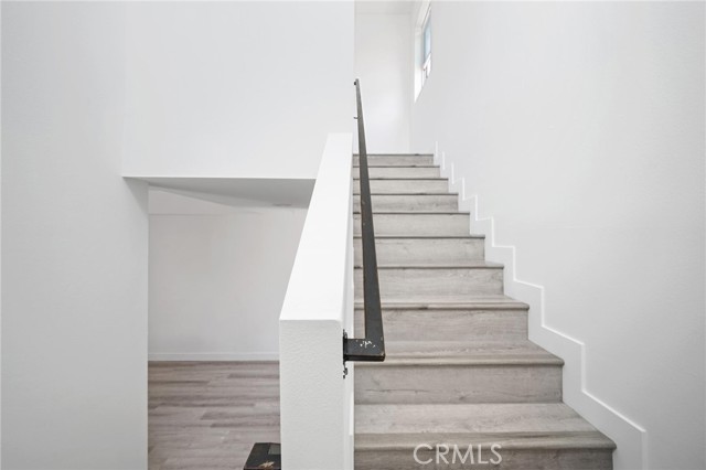 532 W Vernon Avenue, Los Angeles CA: https://media.crmls.org/medias/e0184b57-8e01-4c62-bc2b-6e8f53f37436.jpg
