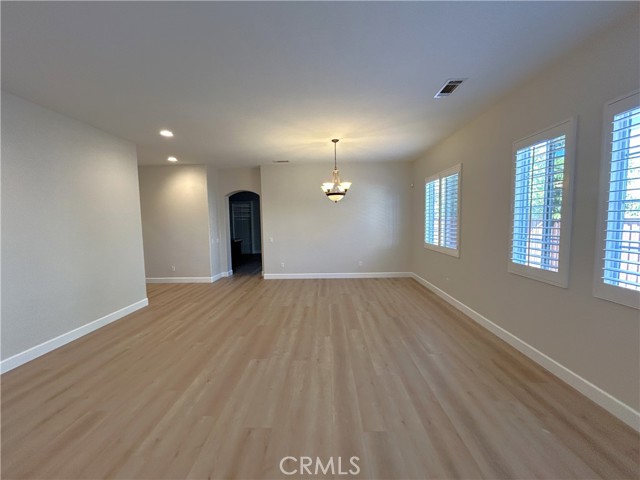 3174 Via Mazatlan, Corona CA: https://media.crmls.org/medias/e01908a0-c3c6-4e65-822b-2668e2d3bd9b.jpg
