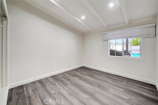Detail Gallery Image 20 of 43 For 19706 Victory Bld, Woodland Hills,  CA 91367 - 4 Beds | 2 Baths